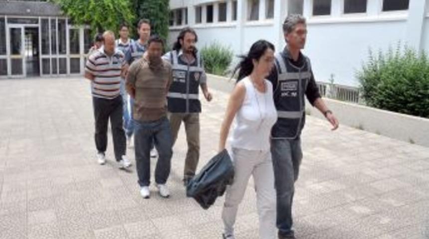 Uyuşturucu operasyonunda 12 kişi g&ouml;zaltına alındı