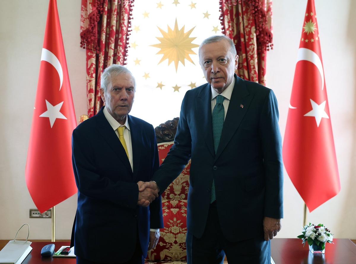 Cumhurbaşkanı Erdoğan dan 4 büyük kulübün başkanlarına kabul! 1