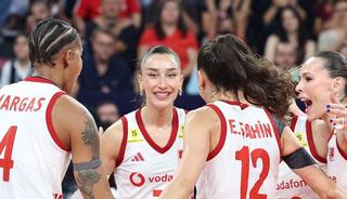 Tarih yazıyoruz tarih! Filenin Sultanları, Sırbistan'ı devirerek Avrupa Şampiyonası'nda finale y&uuml;kseldi!