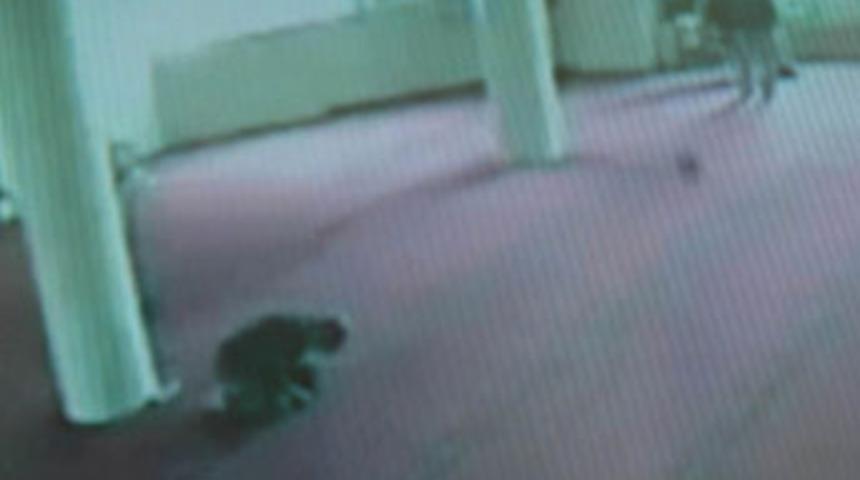 Ecel namazda yakaladı