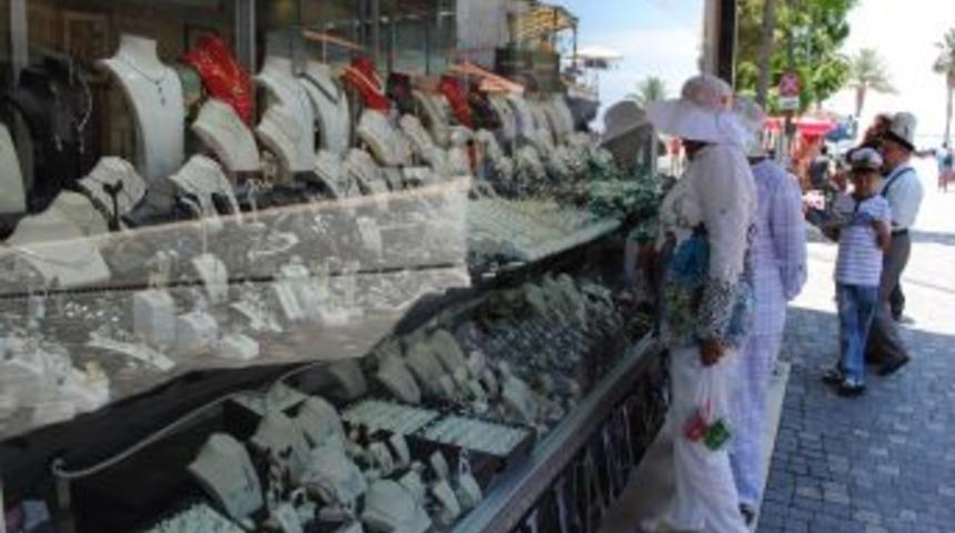 SEBD Başkanı Ergen: Otel i&ccedil;indeki d&uuml;kkanlar kapanmazsa esnaf iflas eder