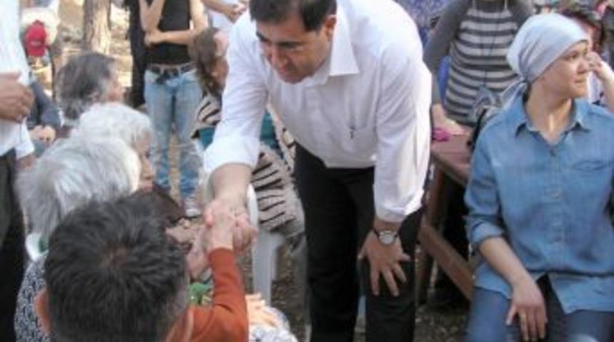 Rifat Sait, g&ouml;&ccedil;menlerle piknikte buluştu