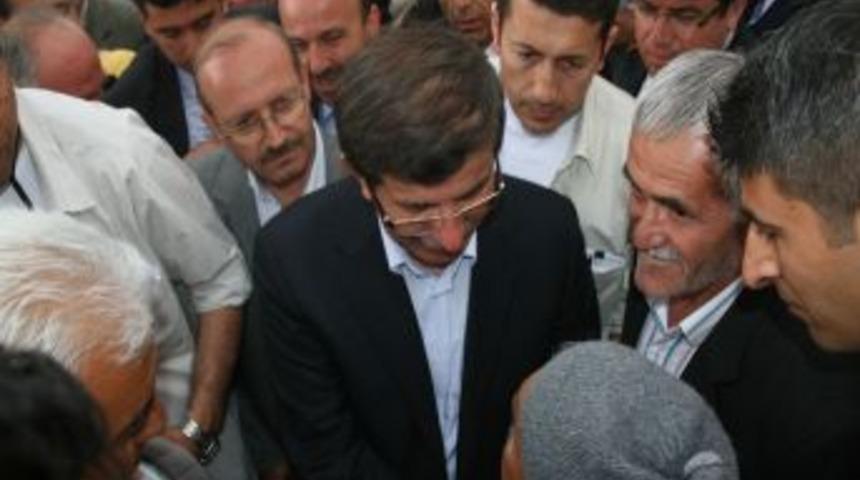 Bakan Davutoğlu: Balkan barışı i&ccedil;in Mladi&ccedil;'in yakalanması &ccedil;ok &ouml;nemli
