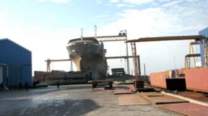 Tersanelerde sessiz bekleyiş s&uuml;r&uuml;yor