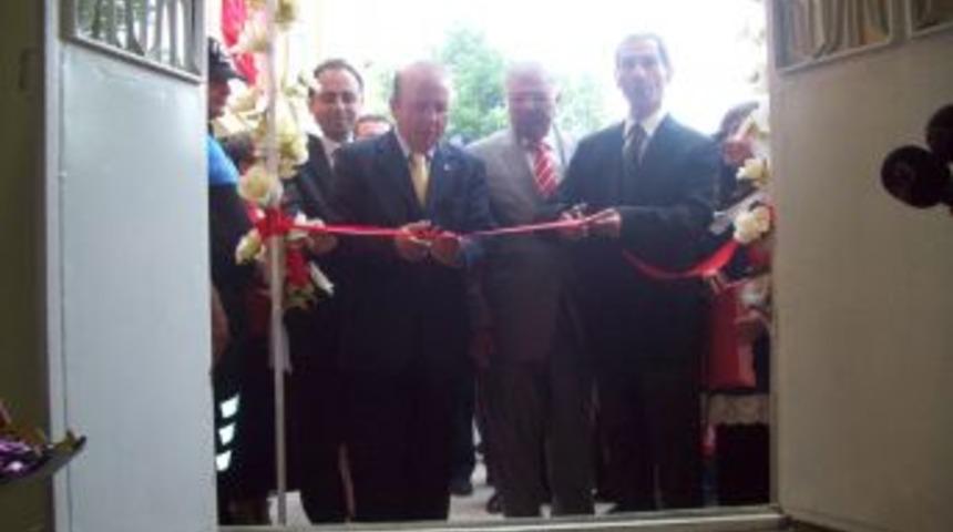 Vali Oğuz, Gelendost Halk Eğitim Merkezi sergisinin a&ccedil;ılışını yaptı