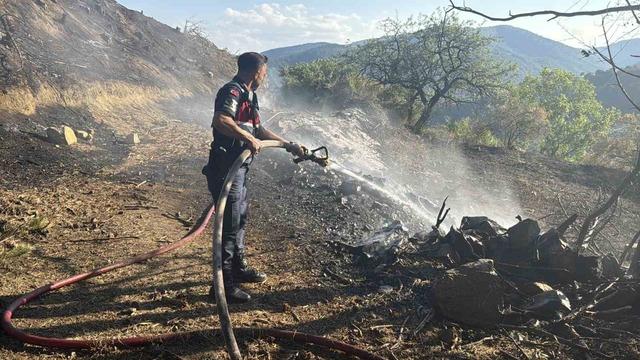 Karabük’te yangın! Bir samanlık yandı 5
