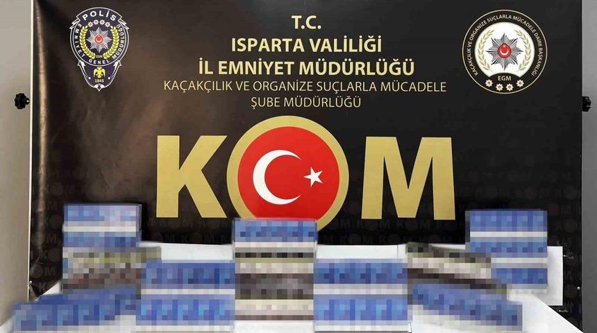 Isparta&rsquo;da ka&ccedil;ak&ccedil;ılık operasyonu! 300 paket ka&ccedil;ak sigara ele ge&ccedil;irildi