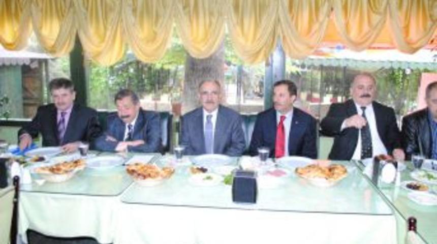 Biz hayalci değil, ger&ccedil;ek&ccedil;iyiz