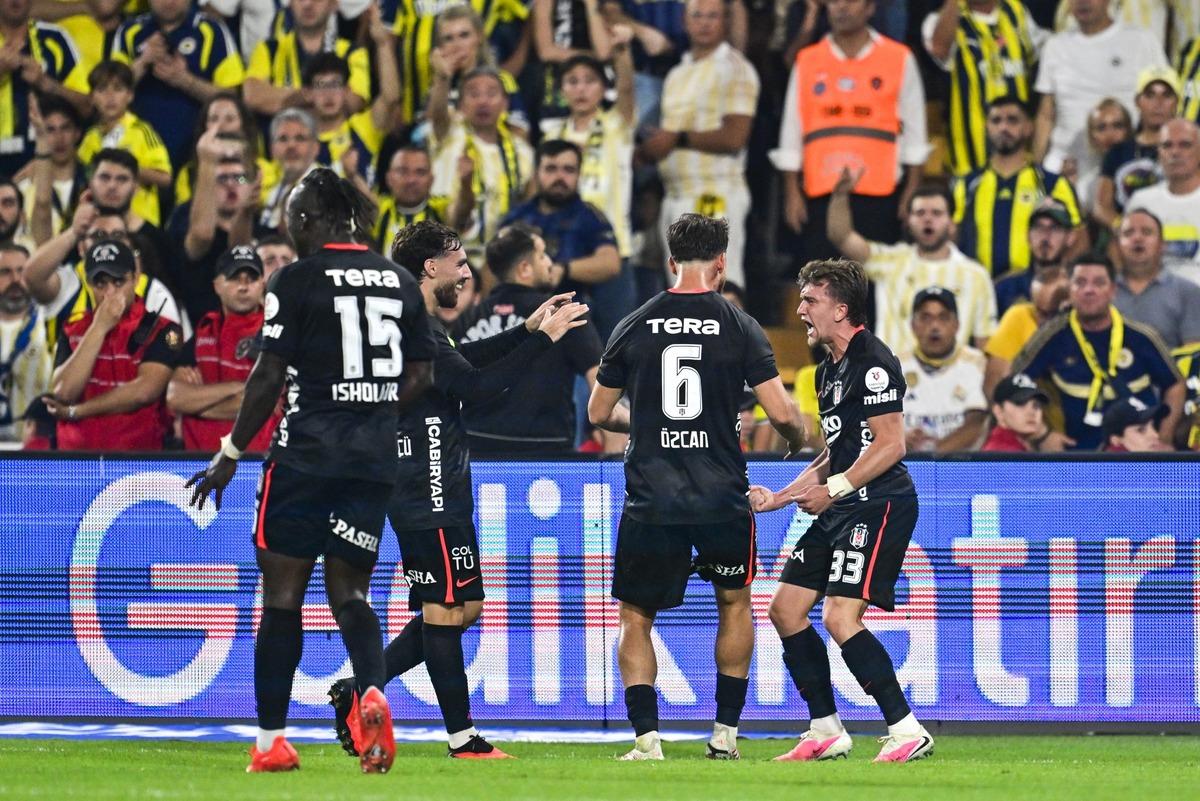 Derbide dikkat çeken an! Herkes o futbolcuyu konuşuyor 2