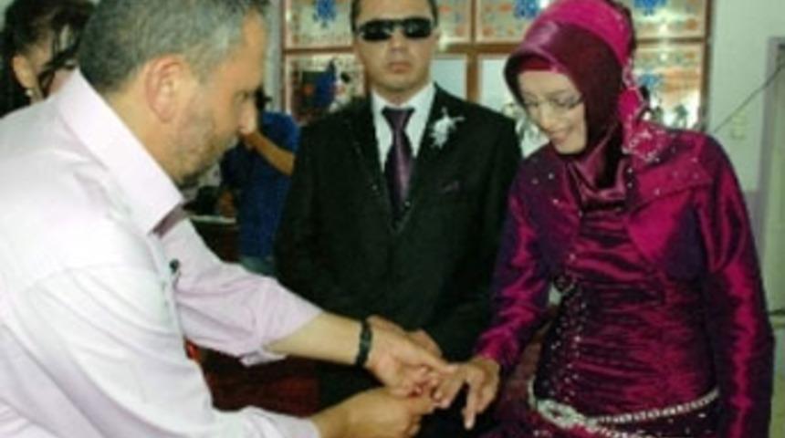 İki g&ouml;z&uuml;n&uuml; kaybeden gazinin isteğine ret