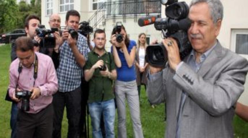 Arın&ccedil;: T&Uuml;SİAD, ge&ccedil;mişten bu yana g&uuml;venilmeyen bir kuruluş olmuştur