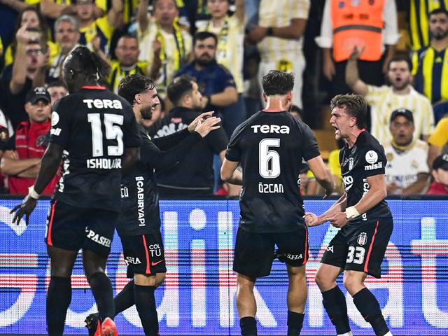 Derbide beklenmedik sakatlık! Ma&ccedil;a devam edemedi
