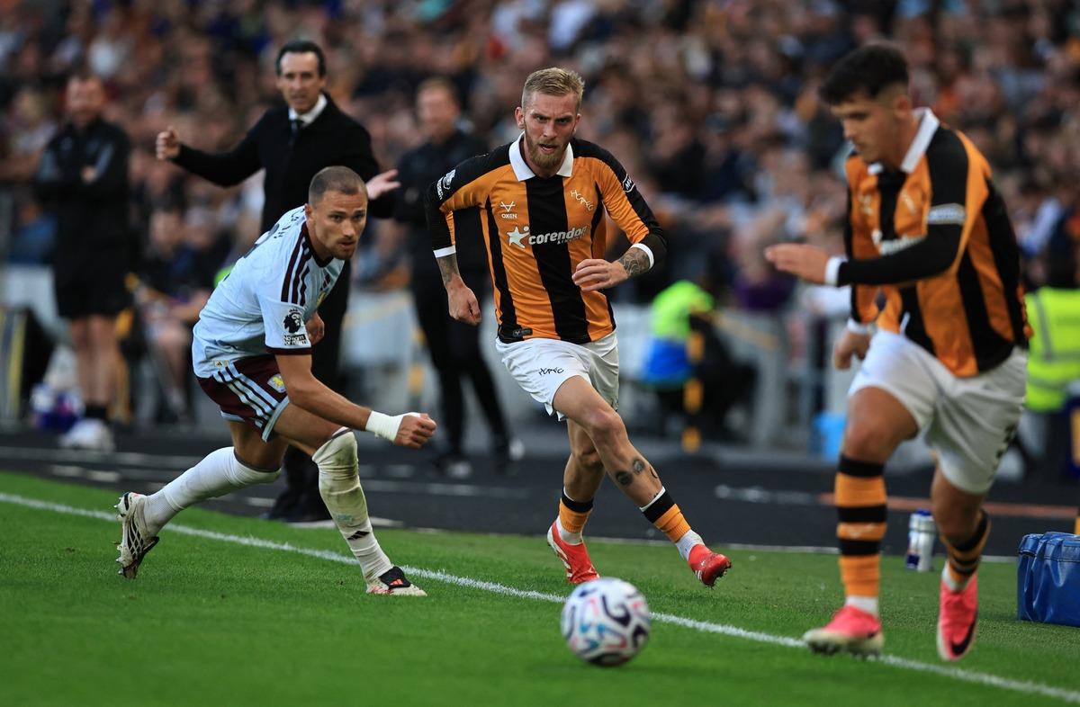Acun Ilıcalı nın ekibi Hull City den Premier Lig e müthiş başlangıç! 2