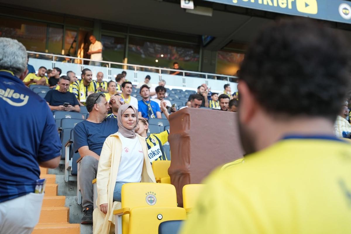 Dev derbide “İyilik Var” mesajı: “Sahada rekabet var iyilikte hepimiz aynı takımdayız” 8