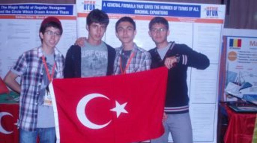 İYİPO 2011 şampiyonu Ufuk Lisesi &ouml;ğrencileri gurur kaynağı oldu