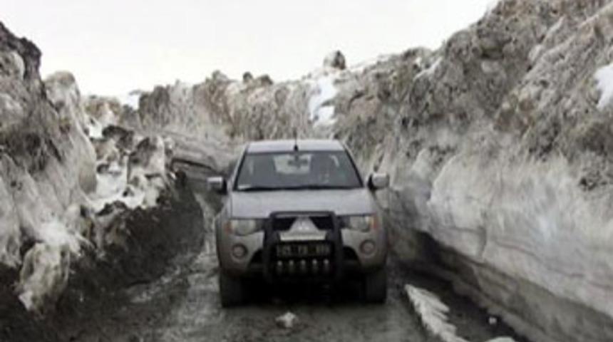 Paland&ouml;ken'de kar kalınlığı 5 metreyı &ccedil;ıktı