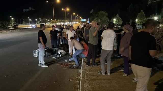 Kontrolden çıkan otomobil park halindeki araca çarptı: 5 yaralı