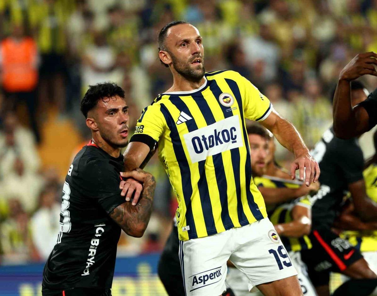 Sinan Engin Fenerbahçe yi yerden yere vurdu! "En büyük hastalığı..." 2