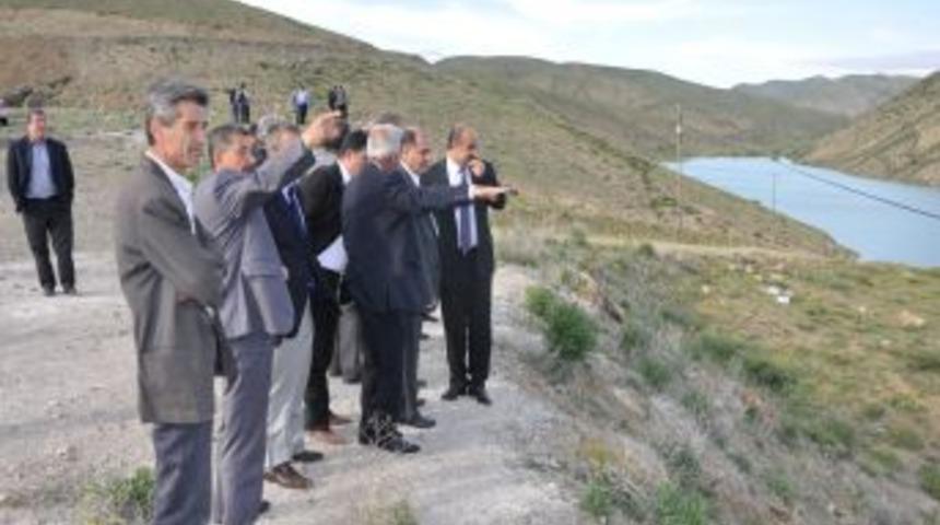 AK Partili Kavaklıoğlu, Bor ve k&ouml;ylerinden oy istedi