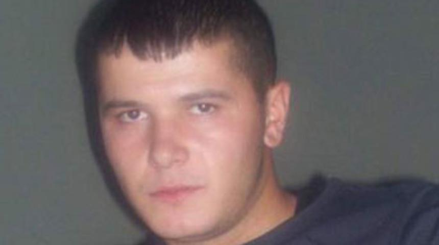 &Ouml;ld&uuml;r&uuml;p cesedini araziye attılar