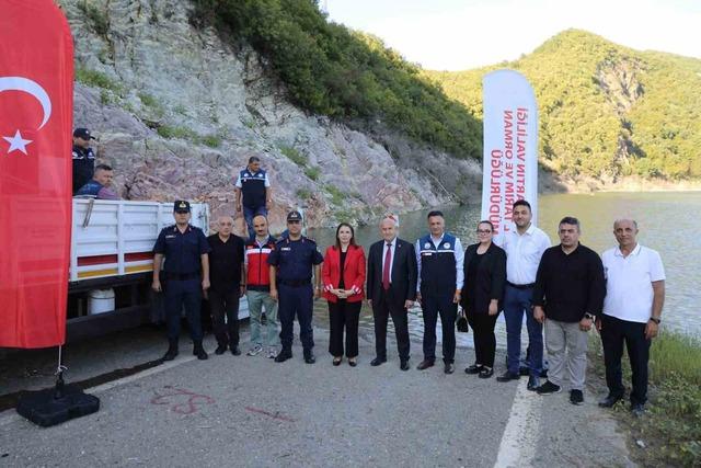Yer: Bartın! 145 bin adet sazan balığı bırakıldı 1