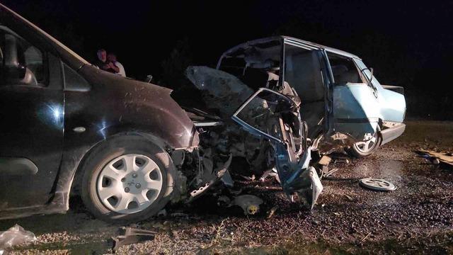 Yozgat ta otomobil ve hafif ticari araç çarpıştı! 1 ölü, 2 yaralı 3
