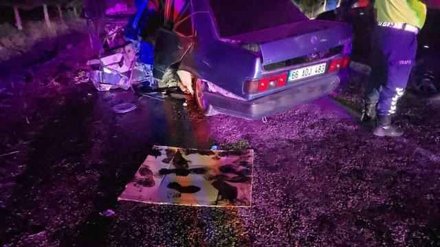 Yozgat ta otomobil ve hafif ticari araç çarpıştı! 1 ölü, 2 yaralı 2