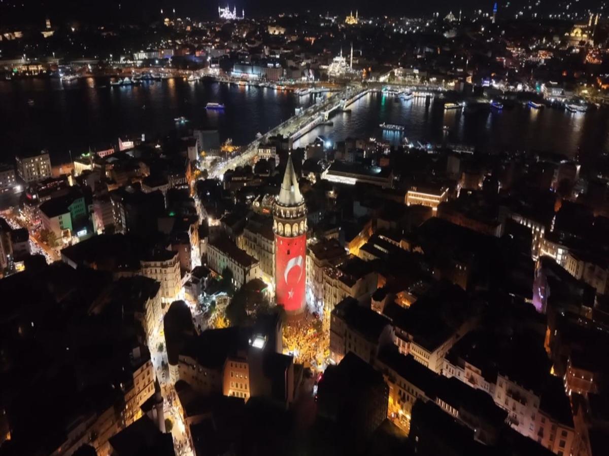 Dezenformasyonla mücadele mesajları Galata Kulesi’ne yansıtıldı 1