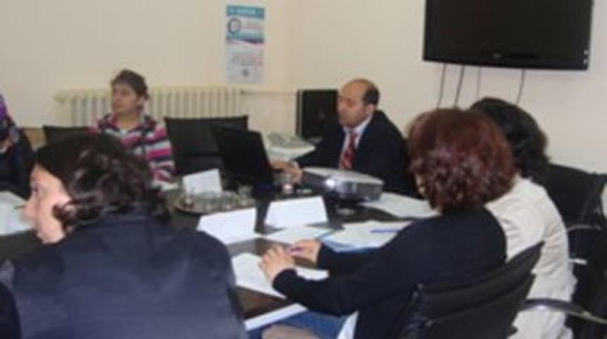 Sağlık&ccedil;ılara zoonotik hastalıklar eğitimi