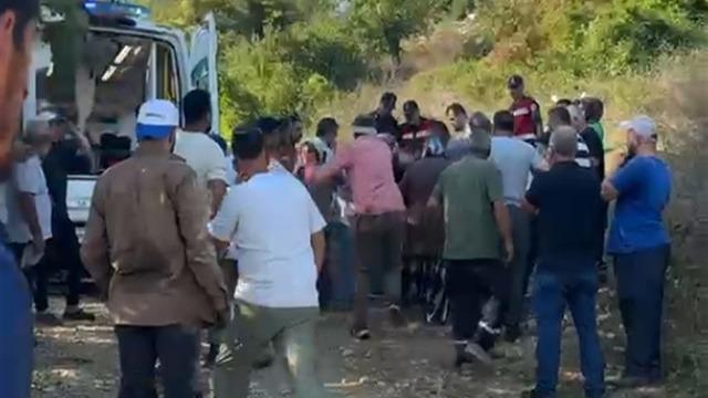 Devrilen traktörün altında kalarak yaşamını yitirdi