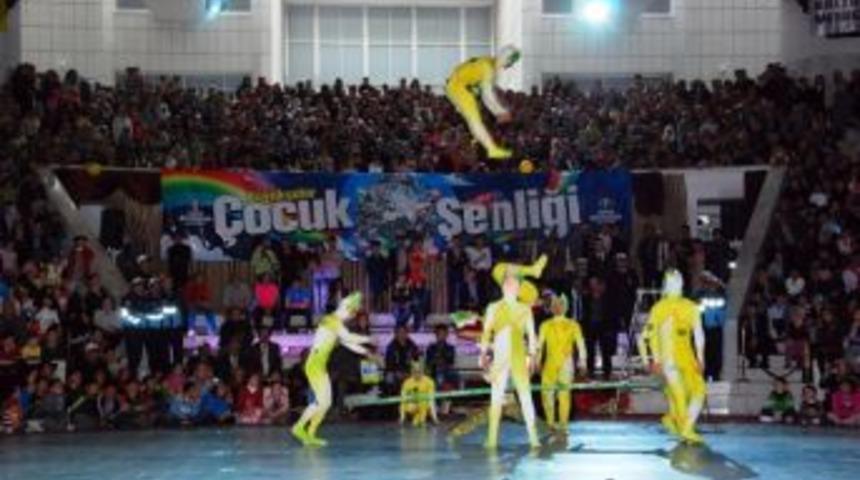 Çocuk şenliğine yoğun ilgi