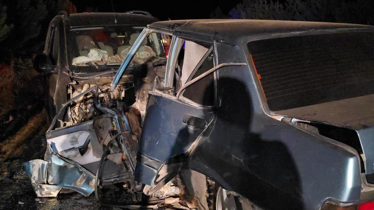 Otomobil ve hafif ticari araç çarpıştı: 1 ölü, 2 yaralı 1