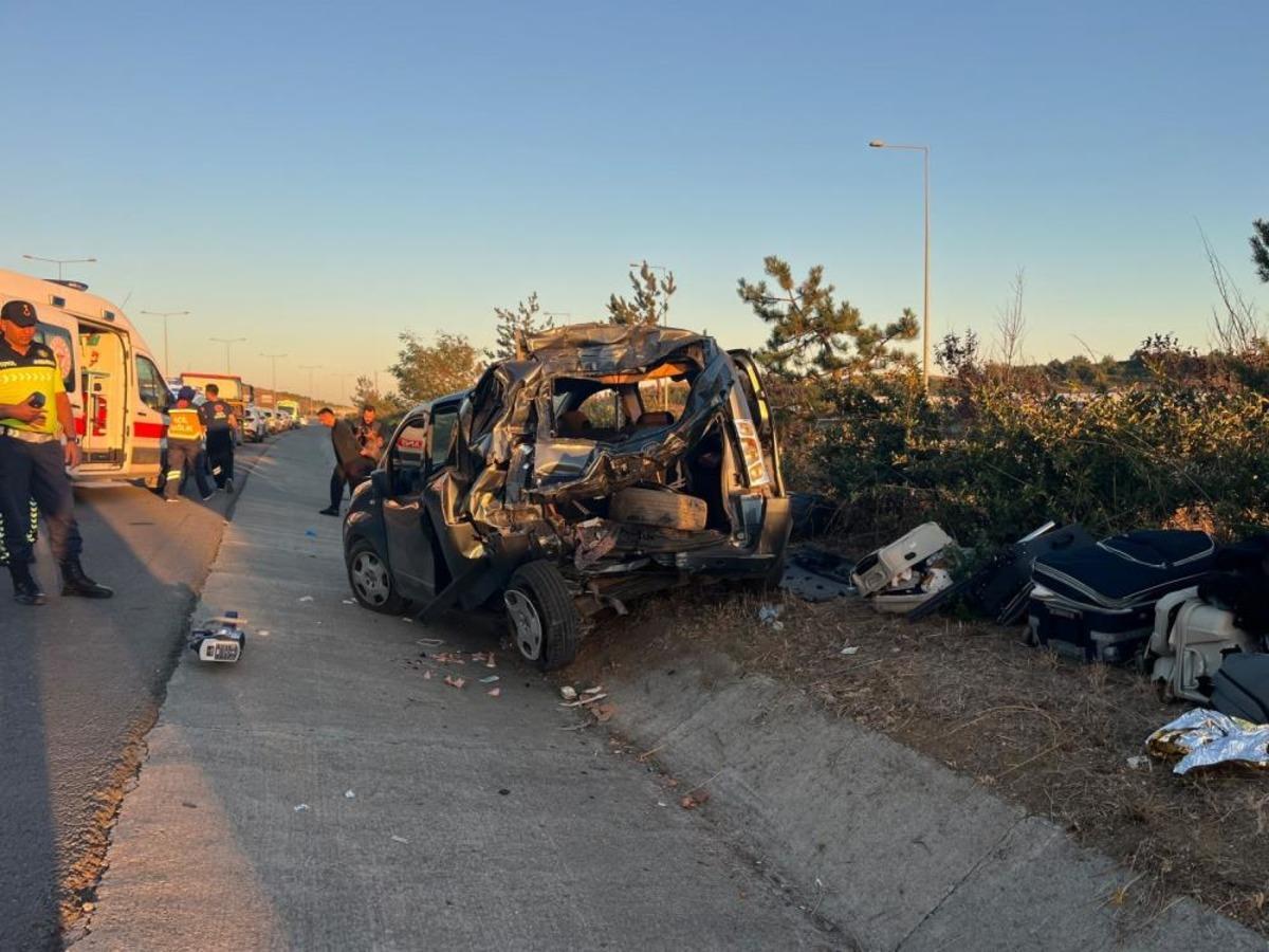 İstanbul da feci kaza! 1 i çocuk 6 yaralı var 2