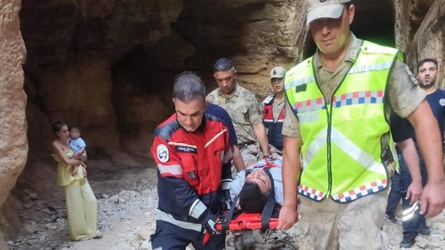 Ailesi g&uuml;nlerdir arıyordu! Kayıp gen&ccedil; tarihi t&uuml;nelde bulundu