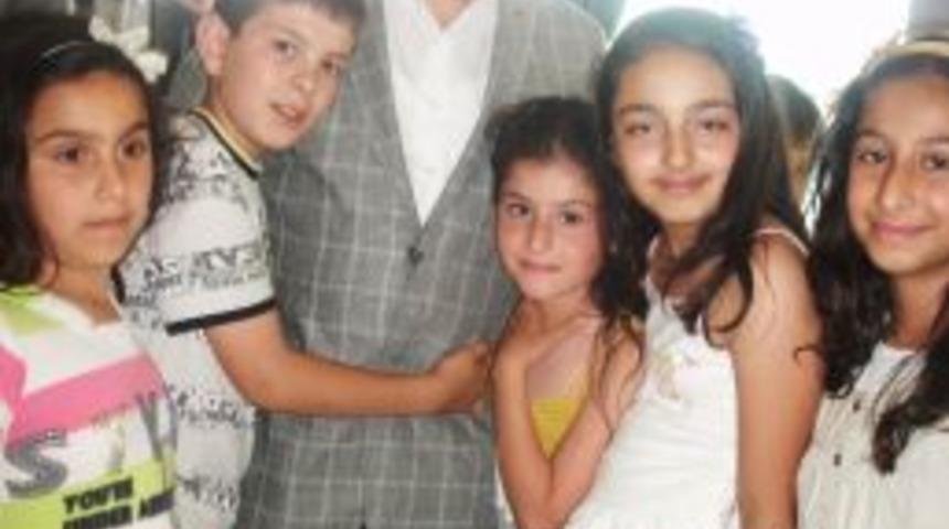 Minik öğrenciler, Binali Yıldırım'ı soru yağmuruna tuttu