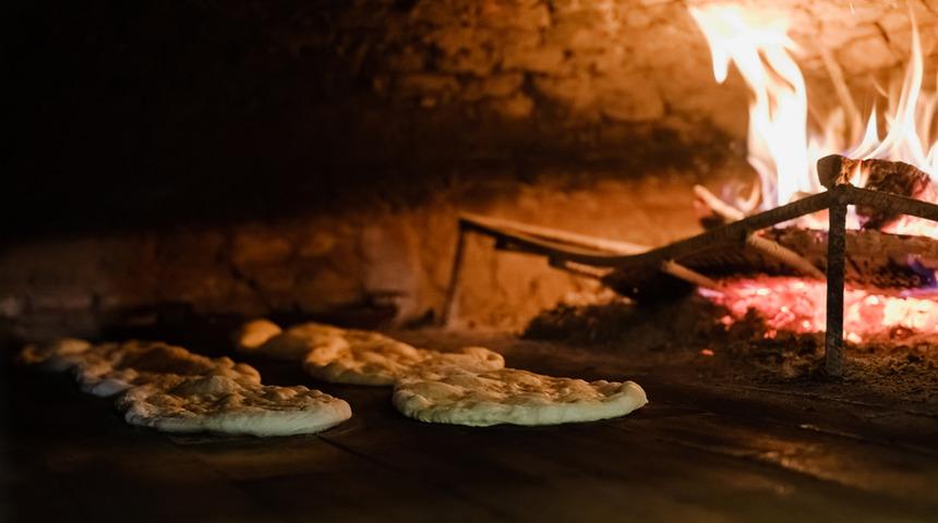 1150 kilometreyi bu ekmek i&ccedil;in gitti: Kendi elleriyle hazırladı