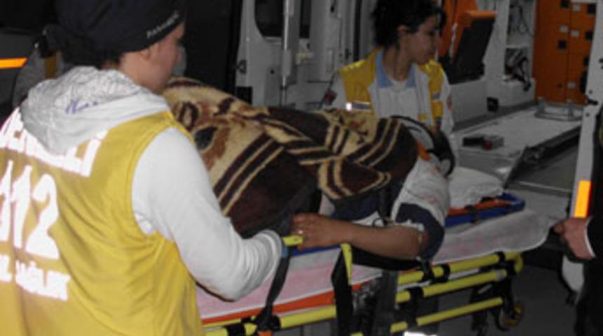 Denizli'de trafik kazası: 2 &ouml;l&uuml;, 1 yaralı&nbsp;