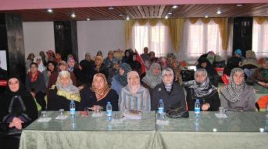 Erbakan SP&rsquo;li hanımlara konuştu