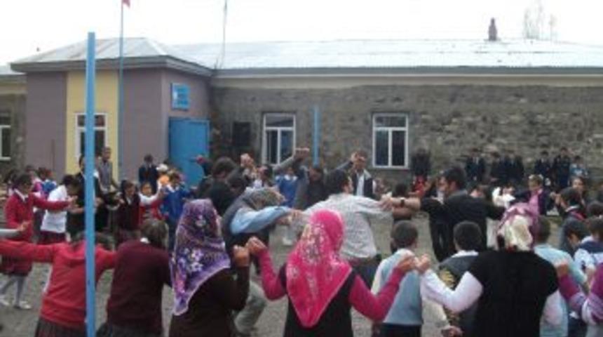 Erzurum'dan Kars'a kardeş okul projesi