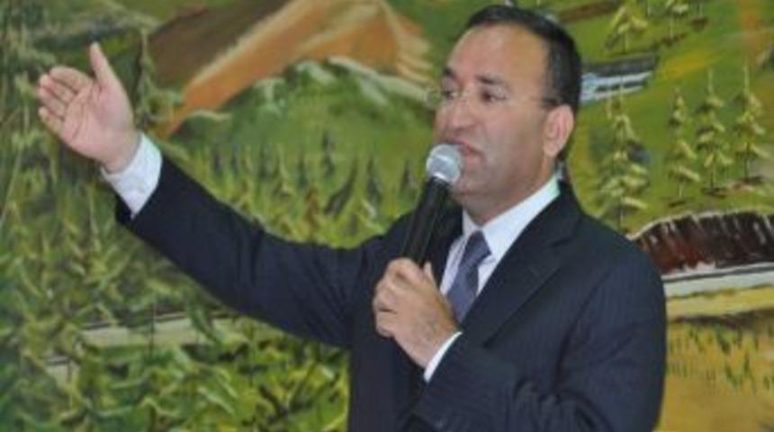 Bozdağ: Demokrasisi g&uuml;&ccedil;l&uuml; olmayan bir &uuml;lkede b&uuml;y&uuml;me olmaz