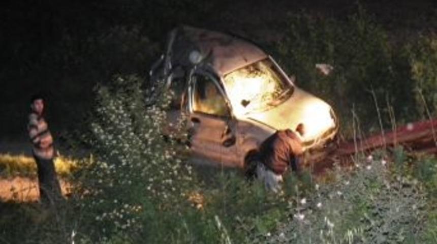 Kediyi ezmemek i&ccedil;in 4 kişiyi yaraladı