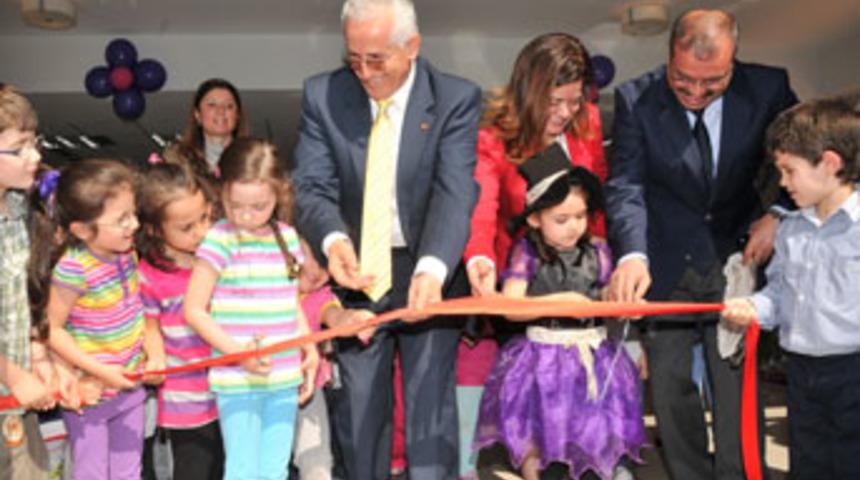 Miniklerin sergisi b&uuml;y&uuml;k ilgi g&ouml;rd&uuml;