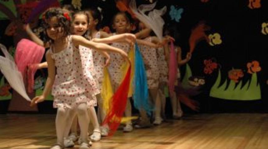 Minik &ouml;ğrenciler b&uuml;y&uuml;ledi