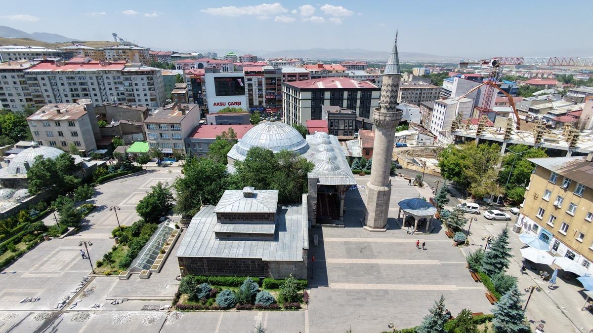 450 yıl önce minareyi diktiler, camiyi sonradan eklediler! Böylesi hiç görülmedi 3