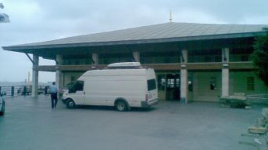 Ş&uuml;pheli paket, deniz otob&uuml;s seferlerini iptal ettirdi