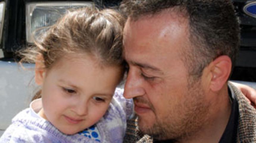 Ağabeyini yatılı okulda sanıyor