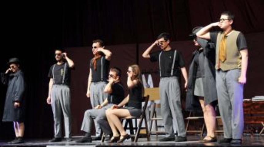 G&ouml;zlerimi Kaparım Vazifemi Yaparım sahnelendi