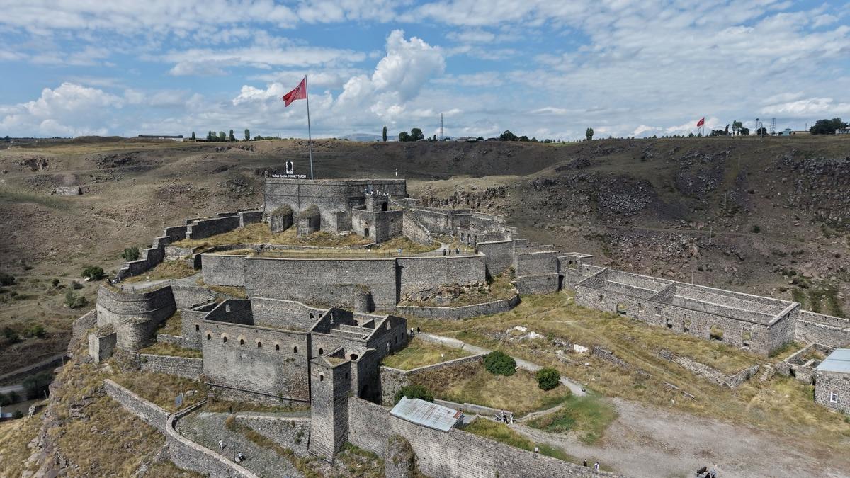 Türkiye nin en iyi korunan kalesi: 900 yıldır ayakta 2