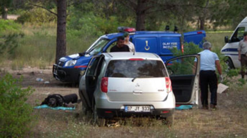 Eşini &ouml;ld&uuml;r&uuml;p intihar etti