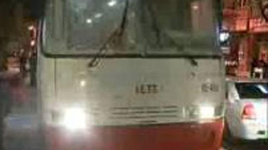 İETT otob&uuml;s&uuml;ne molotof&nbsp;